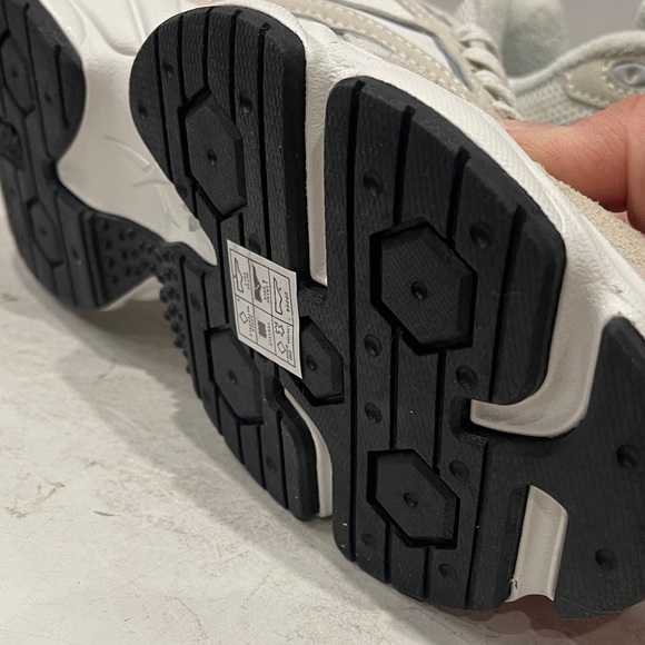 Reebok Women's Gray and White Sneakers - Picture 4 of 8